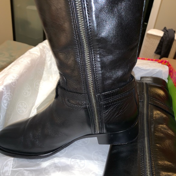 Tory Burch black leather high boot - Picture 4 of 8